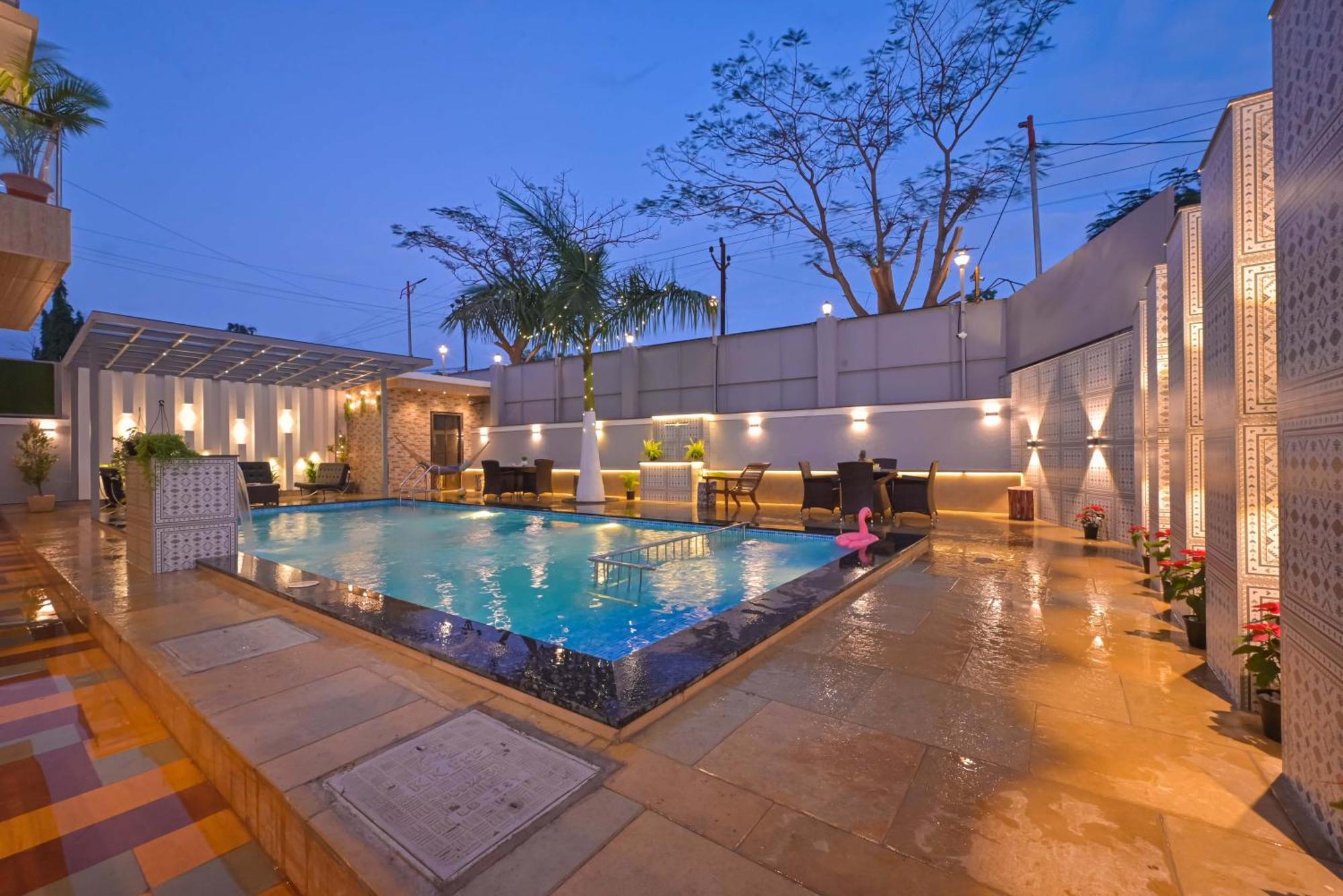 Azure Retreat Villa By Tropicana Stays โลนาวาลา ภายนอก รูปภาพ