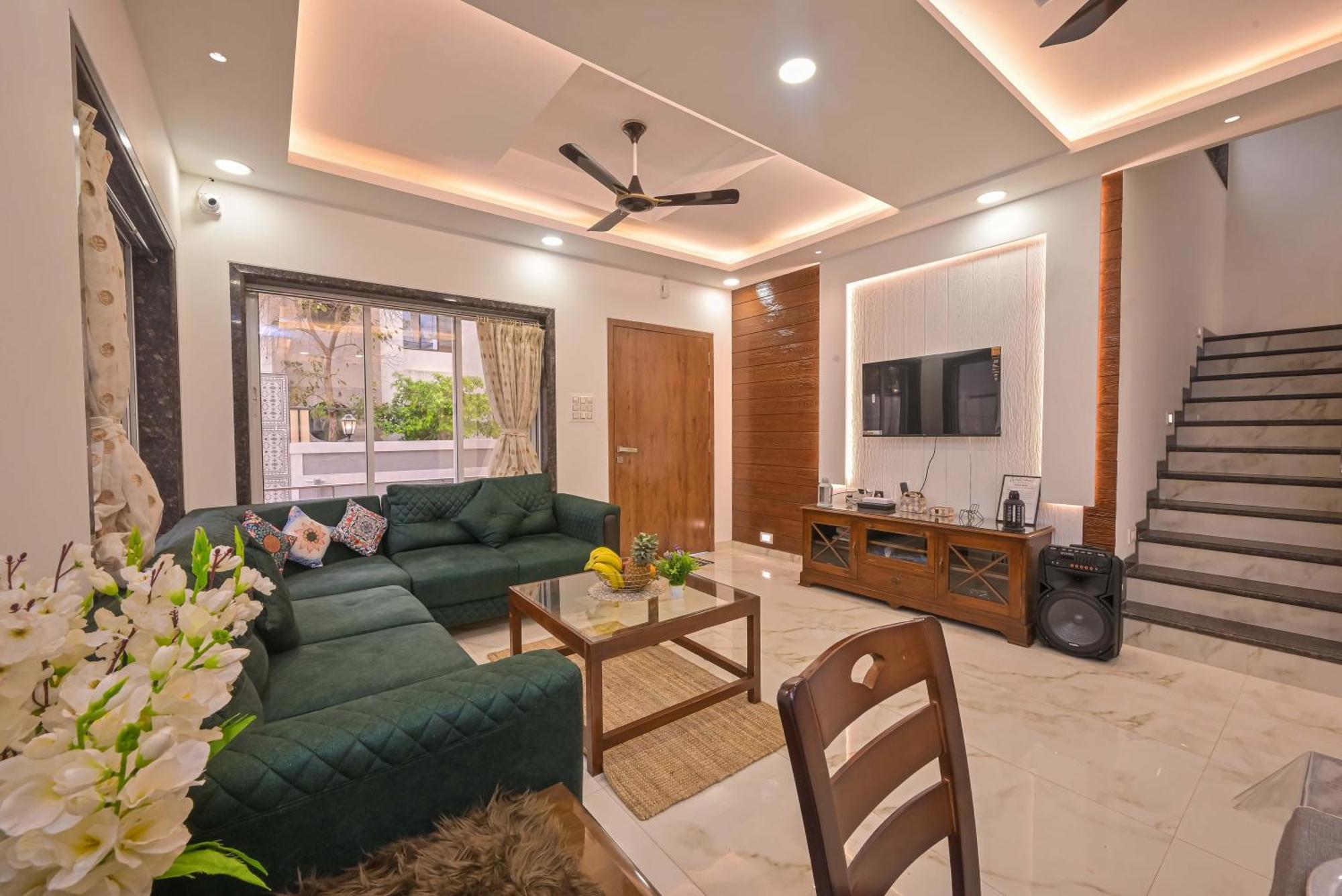 Azure Retreat Villa By Tropicana Stays โลนาวาลา ภายนอก รูปภาพ