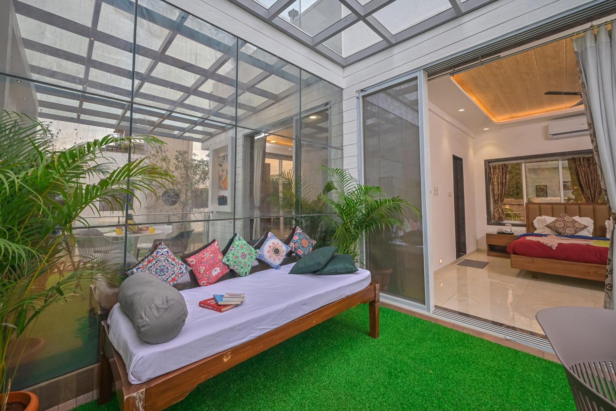 Azure Retreat Villa By Tropicana Stays โลนาวาลา ภายนอก รูปภาพ