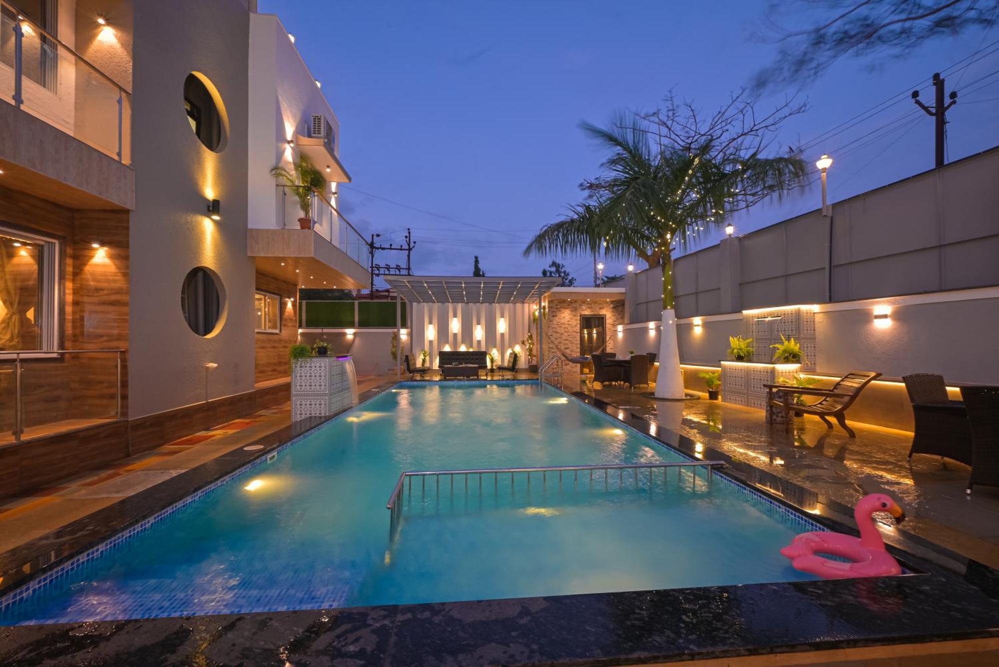 Azure Retreat Villa By Tropicana Stays โลนาวาลา ภายนอก รูปภาพ